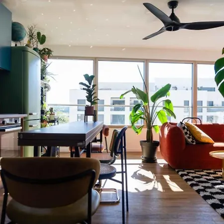 Bright With View And Terrace *